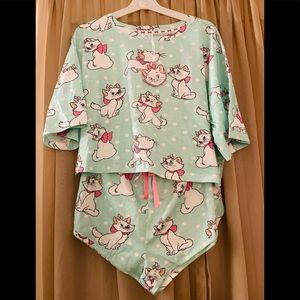 Disney Marie Cat: Shirt and Shorts Set